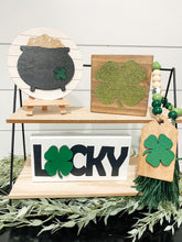 Load image into Gallery viewer, Shamrock Brown Tag Garland
